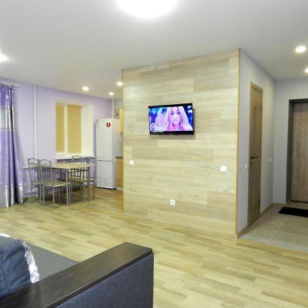 3-Room Apartment Near Inturist On Sobornyi Avenue 156, By Grandhome Запорожье Экстерьер фото