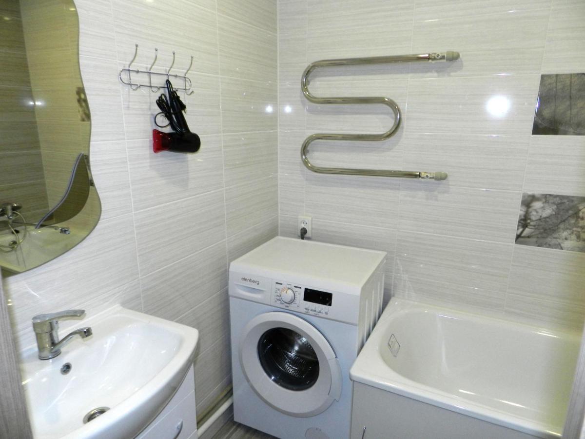 3-Room Apartment Near Inturist On Sobornyi Avenue 156, By Grandhome Запорожье Экстерьер фото
