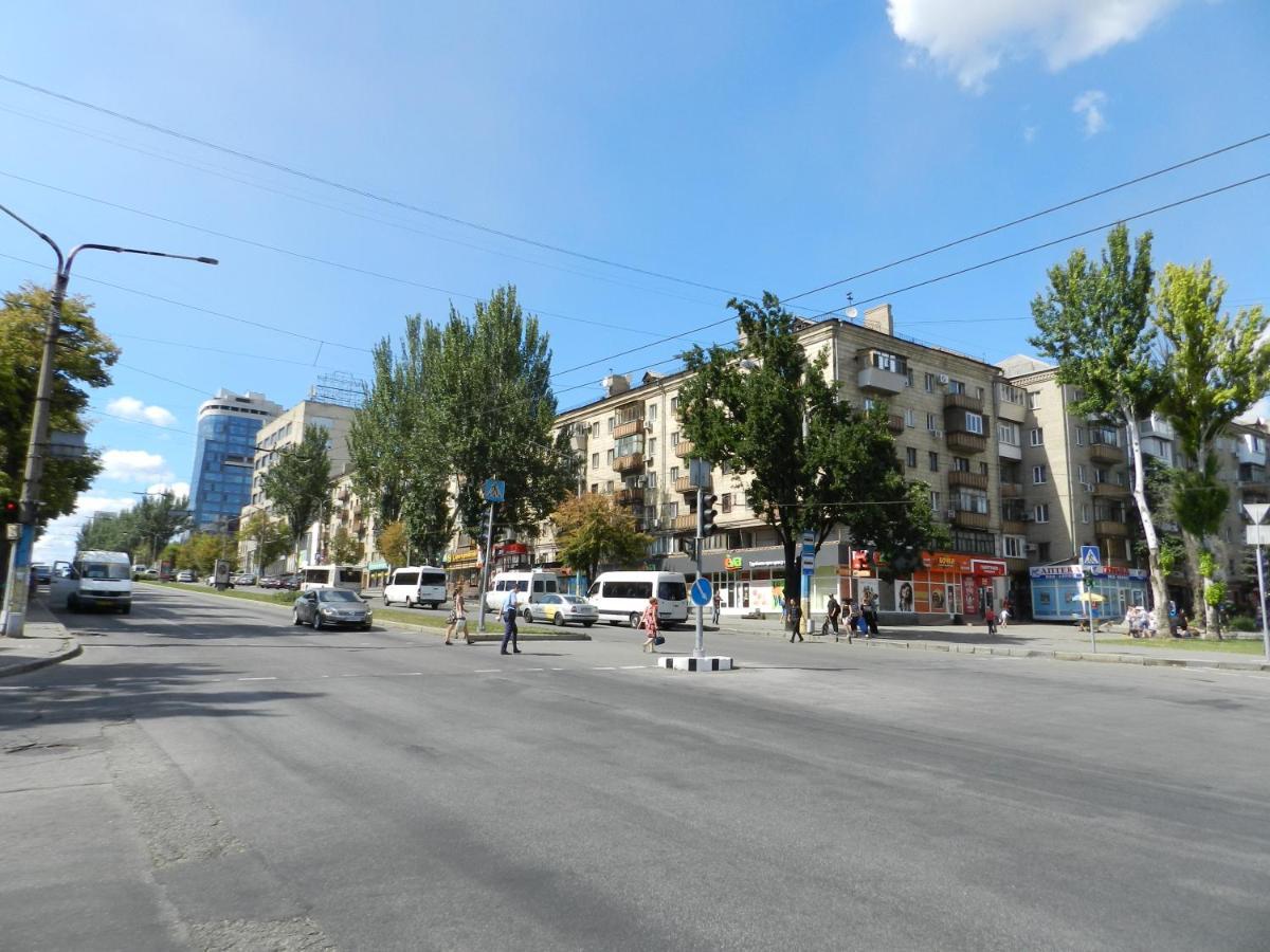 3-Room Apartment Near Inturist On Sobornyi Avenue 156, By Grandhome Запорожье Экстерьер фото