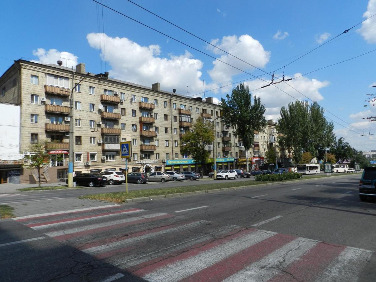 3-Room Apartment Near Inturist On Sobornyi Avenue 156, By Grandhome Запорожье Экстерьер фото